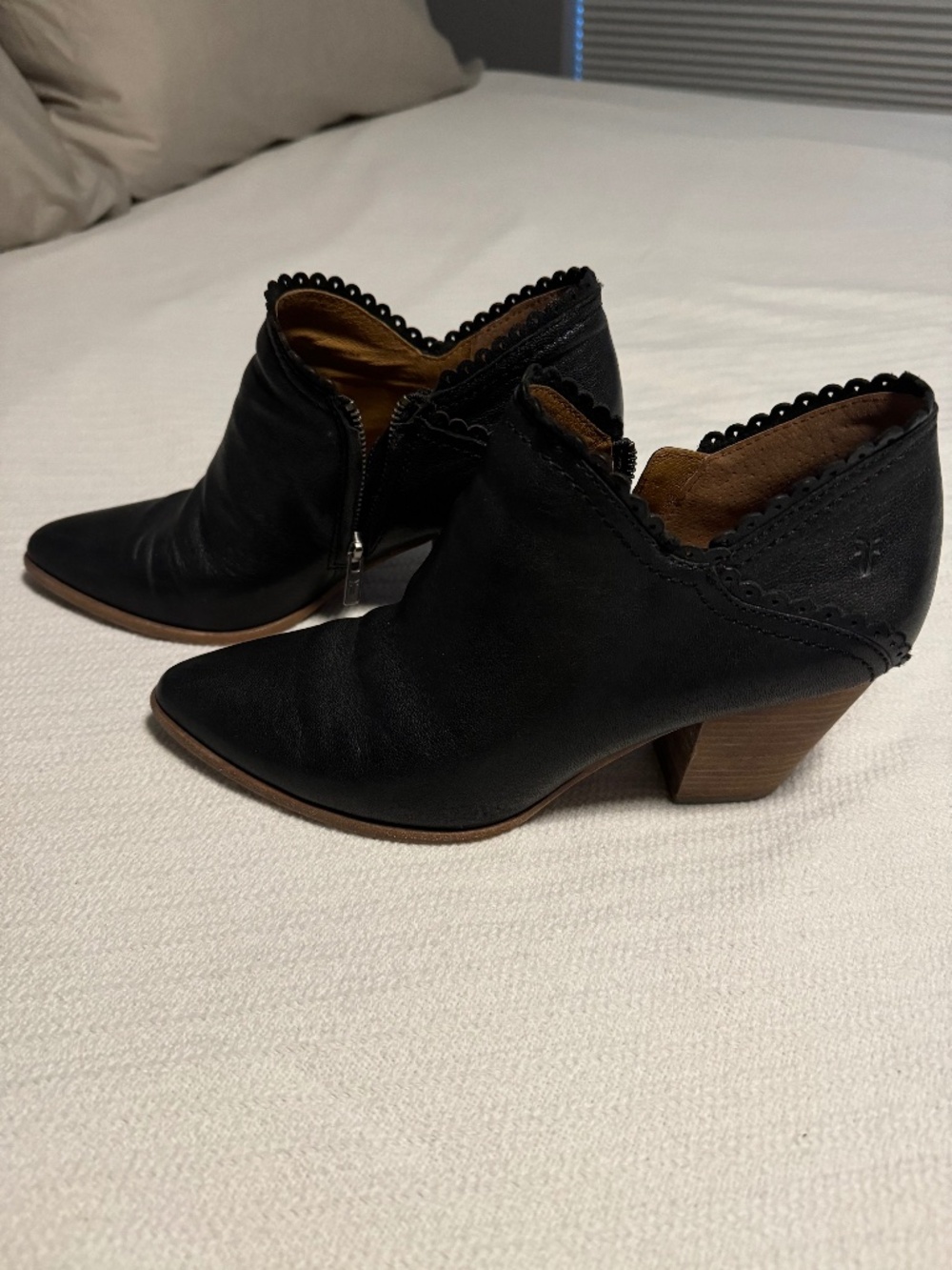 Frye Women's Reed Scallop Shootie Ankle Boot